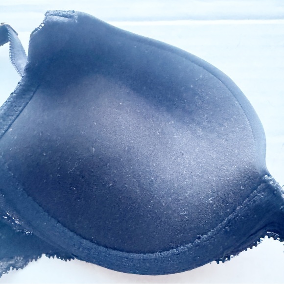 Victorias Secret 2 x Dream Angels Push up Bras in White & Black Lace - Picture 6 of 16